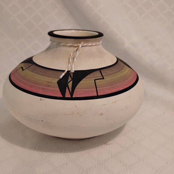 Hopi Native American 10" Oval Southwestern Vessel - Picture 1 of 10